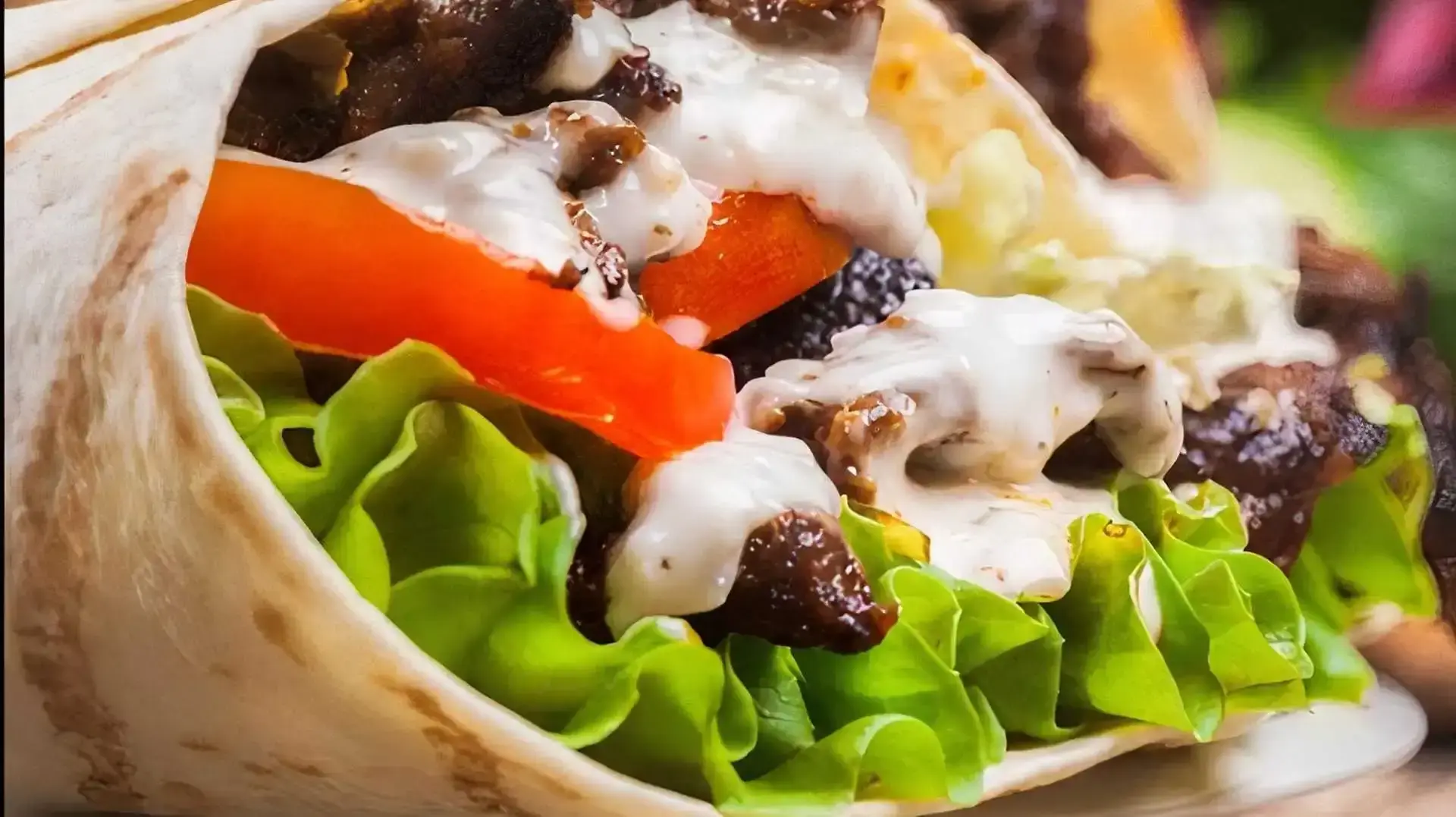 Quality donairs, fresh pizza, and hand-scooped ice cream at Savvy Pizza & Donair in Calgary, AB